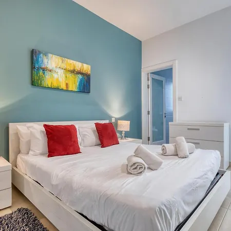 Spacious 3br In The Heart Of With Wifi Ac Apartment Sliema