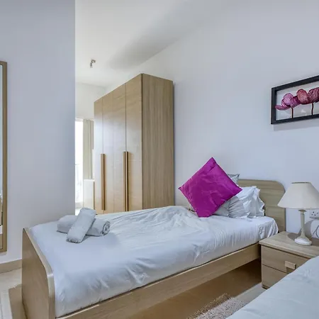 Spacious 3br In The Heart Of With Wifi Ac Lejlighed *