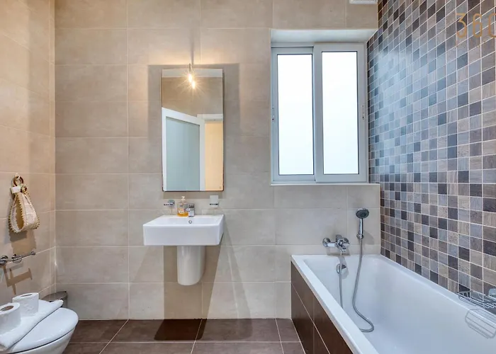 Spacious 3br In The Heart Of With Wifi Ac Apartman Sliema