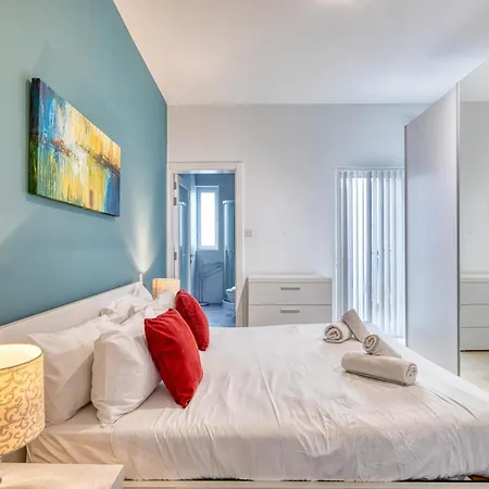 Spacious 3br In The Heart Of With Wifi Ac *