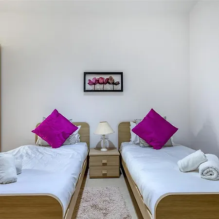 Spacious 3br In The Heart Of With Wifi Ac