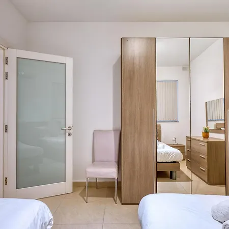 Spacious 3br In The Heart Of With Wifi Ac * Sliema