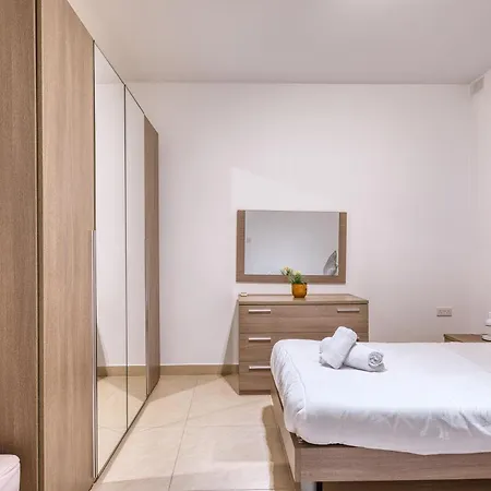 Spacious 3br In The Heart Of With Wifi Ac *