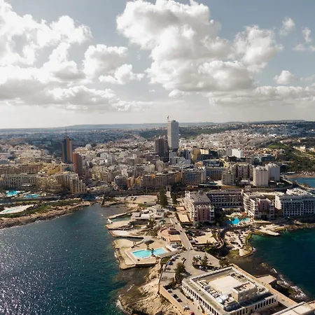 Spacious 3br In The Heart Of With Wifi Ac Sliema