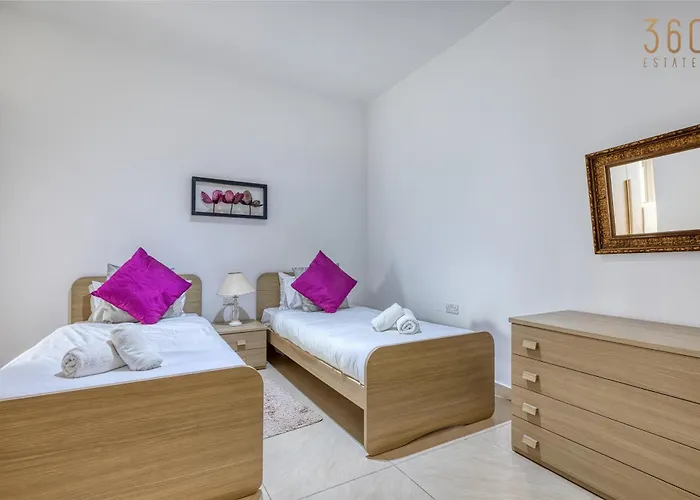 Spacious 3br In The Heart Of With Wifi Ac * Sliema