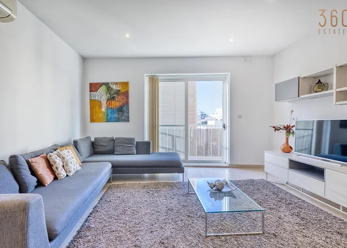 Spacious 3br In The Heart Of With Wifi Ac *