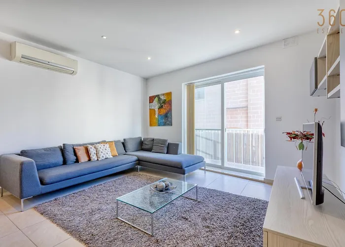 Spacious 3br In The Heart Of With Wifi Ac Apartament Sliema