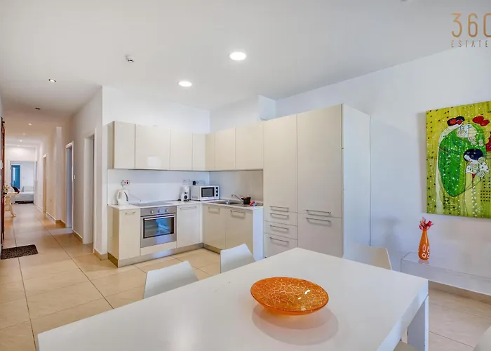 Apartamento Spacious 3br In The Heart Of With Wifi Ac Sliema