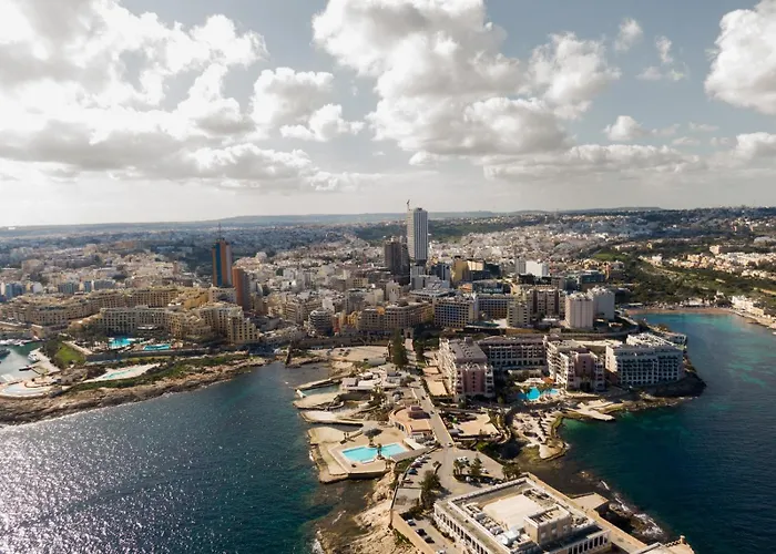 Spacious 3br In The Heart Of With Wifi Ac Sliema