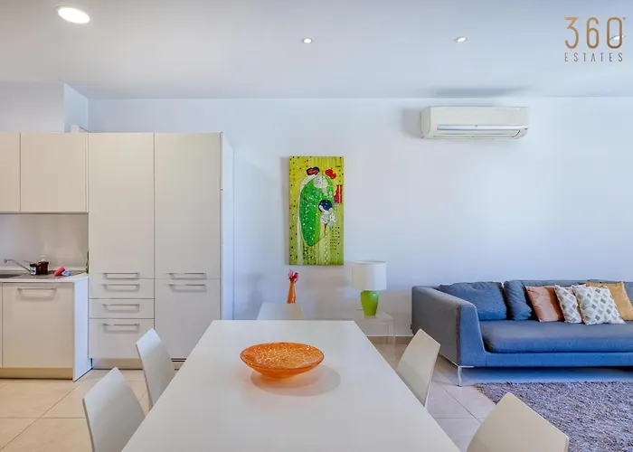 Apartment Spacious 3br In The Heart Of With Wifi Ac Sliema