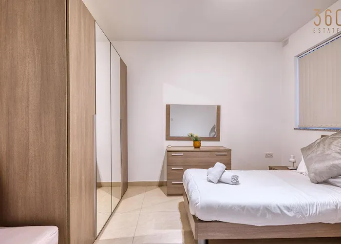 Spacious 3br In The Heart Of With Wifi Ac *